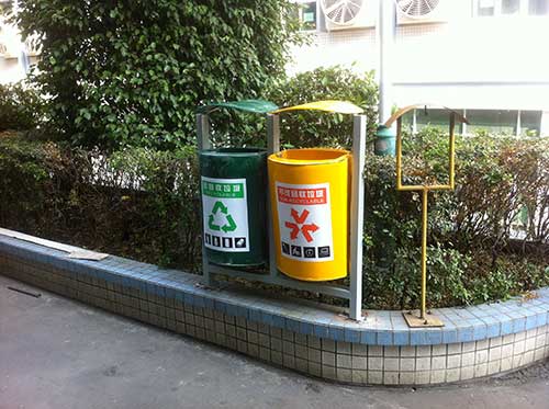 靠譜的玻璃鋼垃圾桶廠家，看韶關(guān)小區(qū)如何挑選