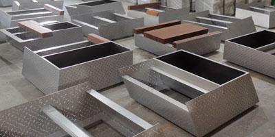 濱海廊橋不銹鋼花箱座椅城市戶(hù)外景觀家具工廠產(chǎn)品圖