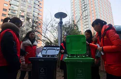 垃圾分類系列： 垃圾桶蓋合起來！