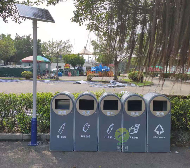 新款多分類果皮箱垃圾分類收集容器太陽能供電，智能滿溢功能通過平臺遠(yuǎn)程終端提醒